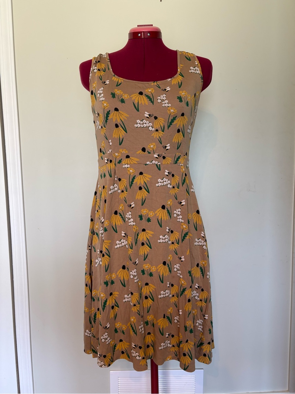 Kindred/Appurity Sleeveless Tan Floral A-Line Dress - Yellow Floral Bee Print